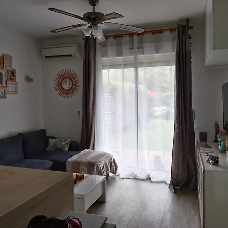 Avec Jardin Piscine Et 100 M *