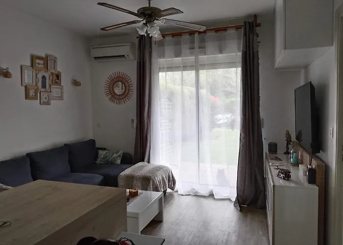 Avec Jardin Piscine Et 100 M Appartamento